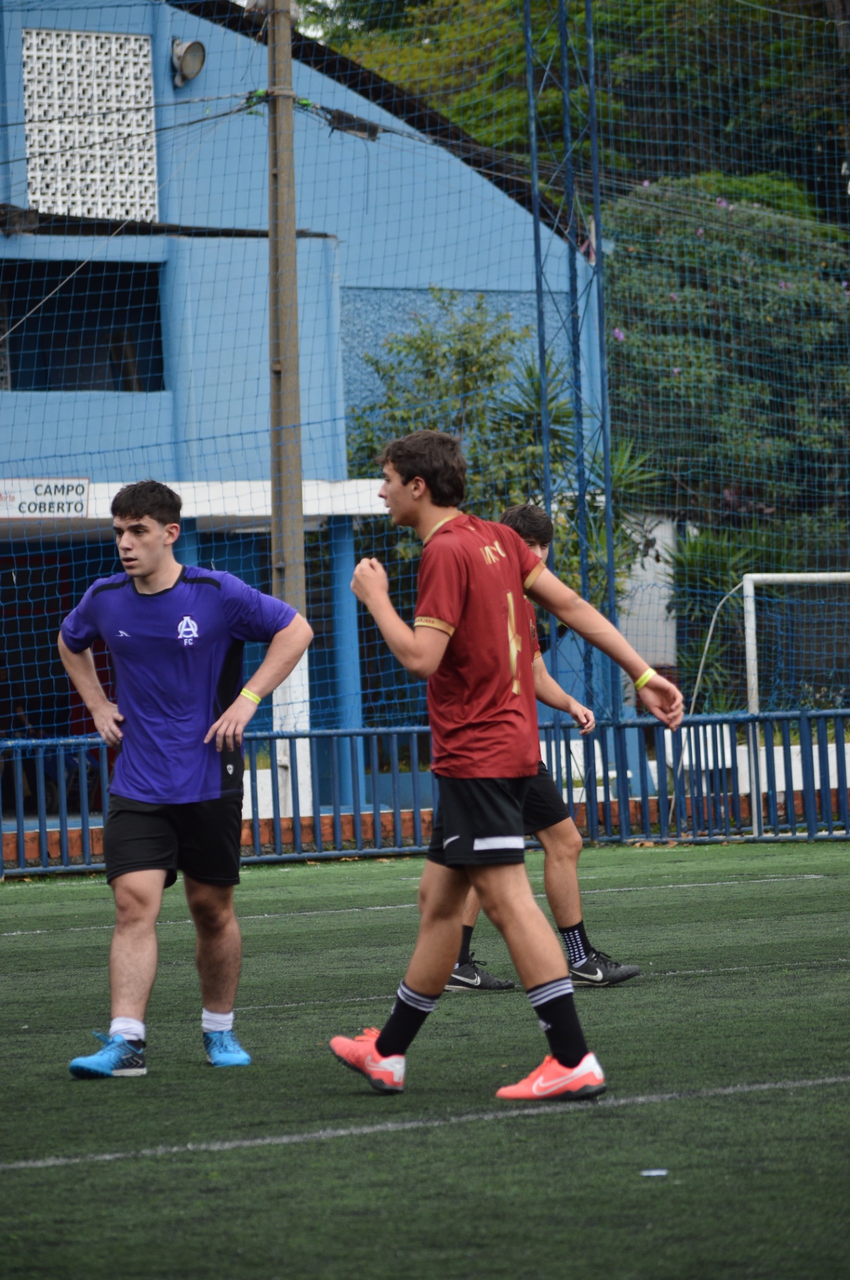 Jogadores do Barkajara FC em campo durante a partida